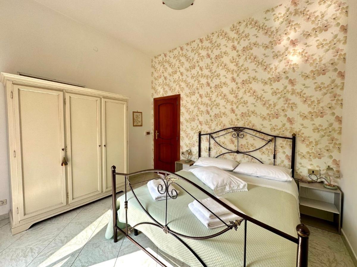 Family Relax Caracciolo Bed and Breakfast Napoli Eksteriør billede