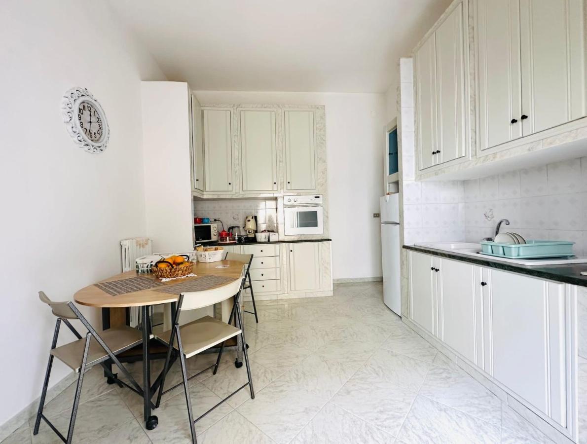 Family Relax Caracciolo Bed and Breakfast Napoli Eksteriør billede