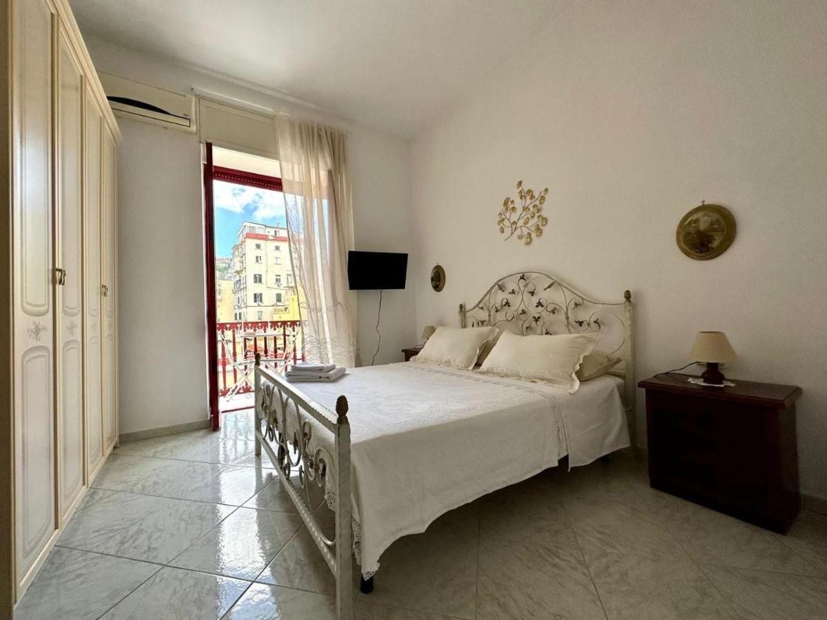 Family Relax Caracciolo Bed and Breakfast Napoli Eksteriør billede