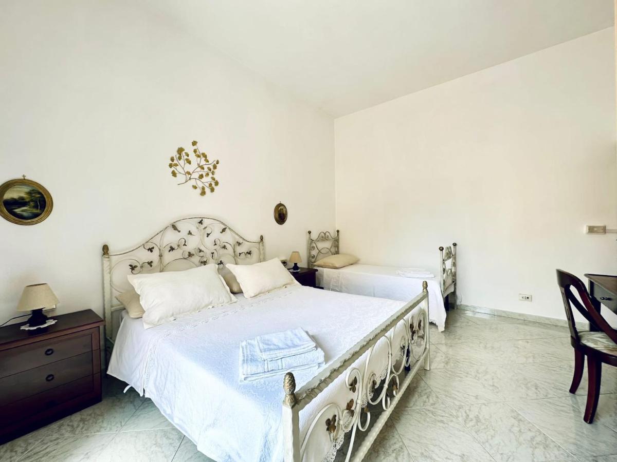 Family Relax Caracciolo Bed and Breakfast Napoli Eksteriør billede