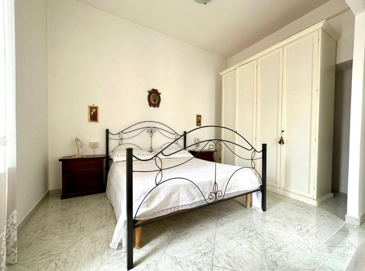 Family Relax Caracciolo Bed and Breakfast Napoli Eksteriør billede